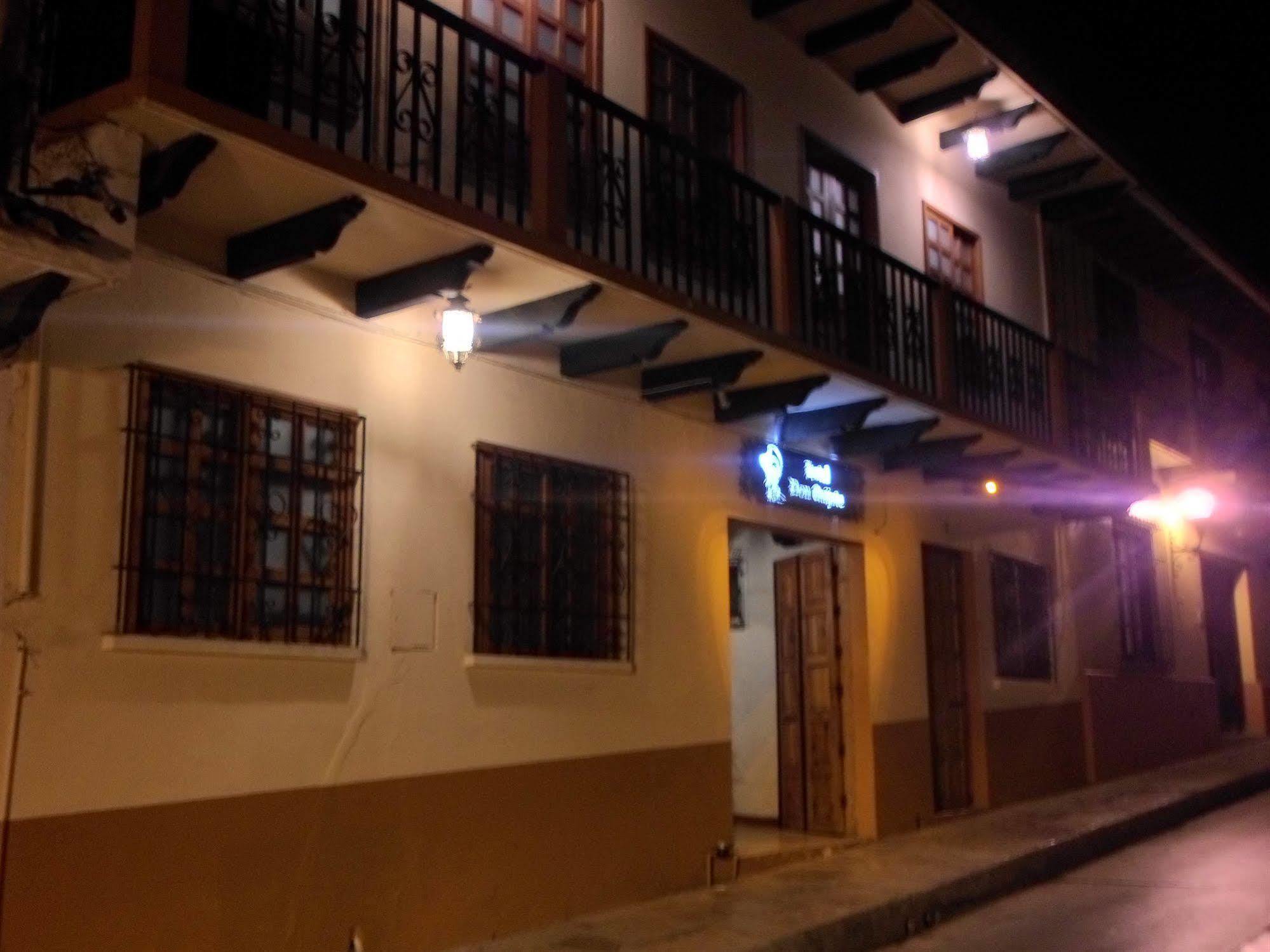 Hotel Don Quijote San Cristóbal de Las Casas エクステリア 写真