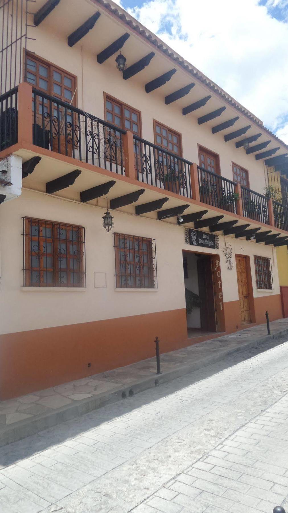 Hotel Don Quijote San Cristóbal de Las Casas エクステリア 写真